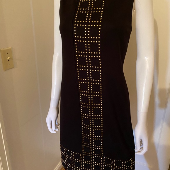 PREMISE DRESSES - Picture 2 of 8